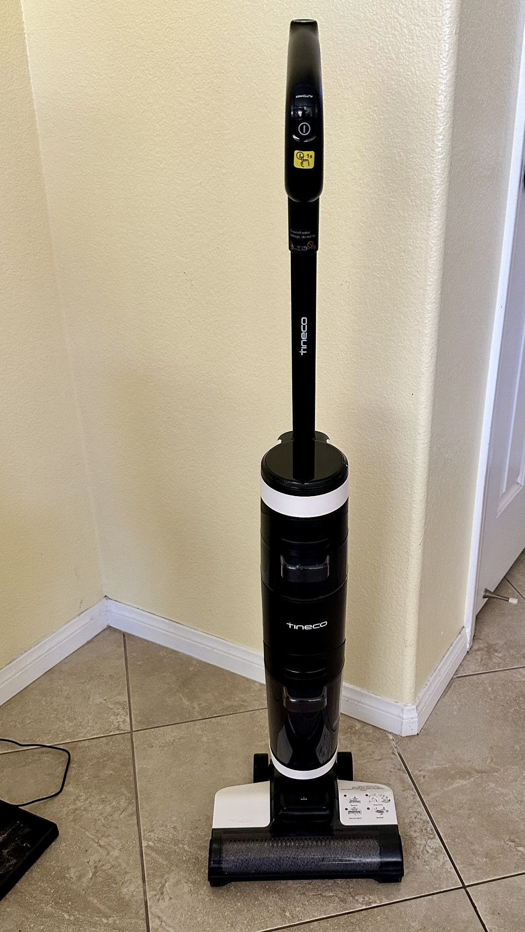 VACUUM + MOP AT THE SAME UTIME. Tineco Floor ONE S3 Smart Cordless Hardwood/Tile Floors Cleaner.