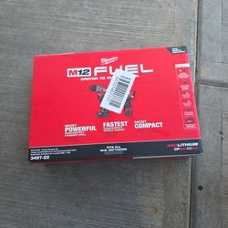 Milwaukee M12 Fuel Drill Set