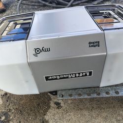 Garage door electric : LIFT MASTER MY Q📶