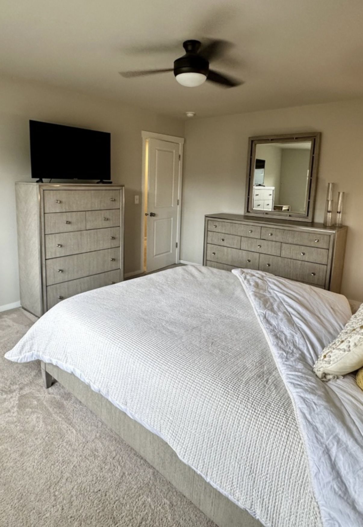 6-Drawer Chest with Dresser + Mirror