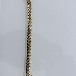 Cuban Bracelet 14k Gold Over Silver. 