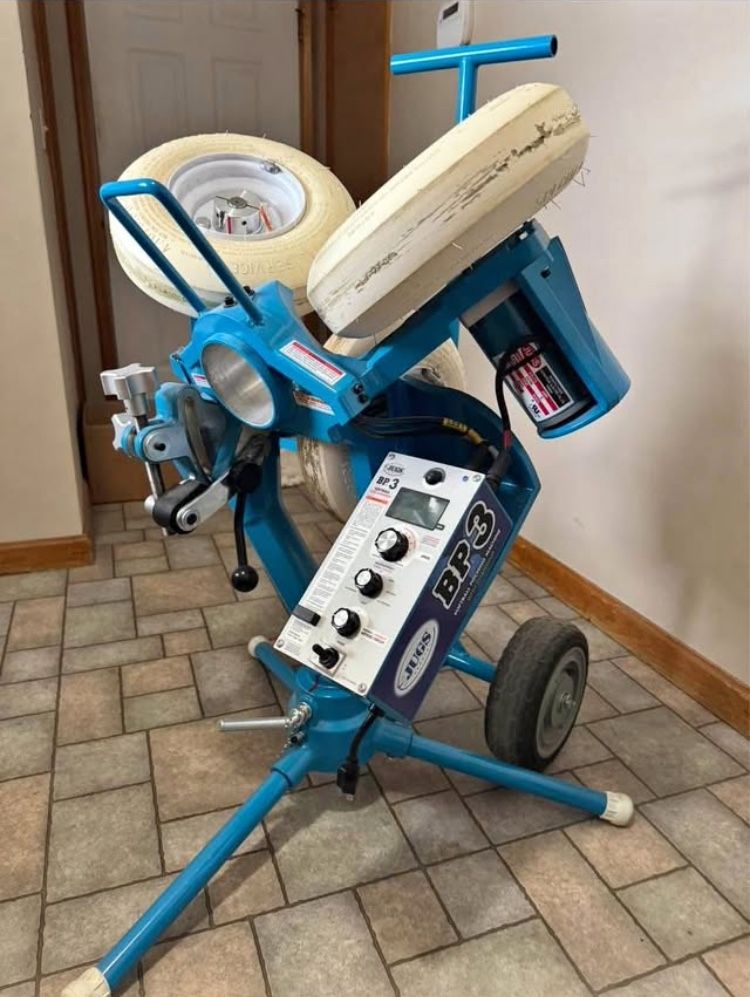 Jugs-BP3 Pitching. Machine.