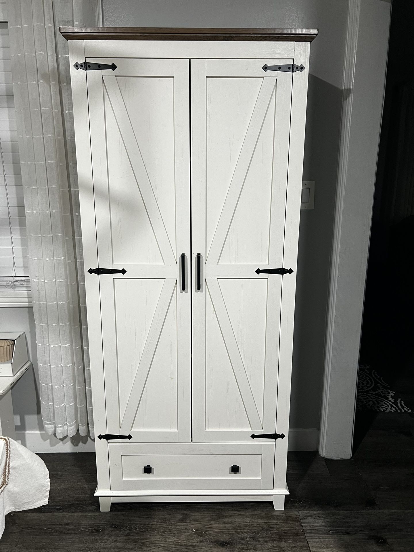 Kitchen Cabinet With Drawer