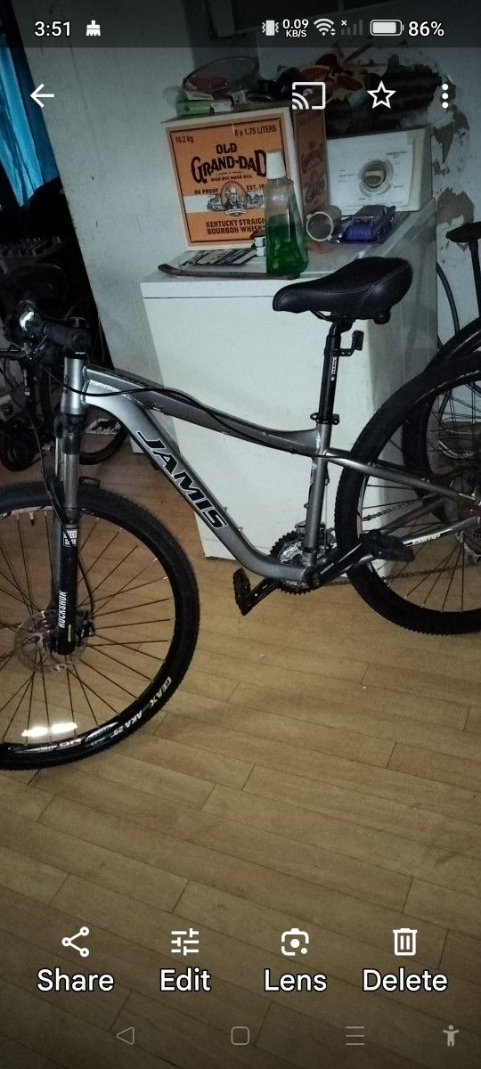 Jamis Street An Mountain Bike