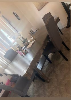 Dinning table for sale