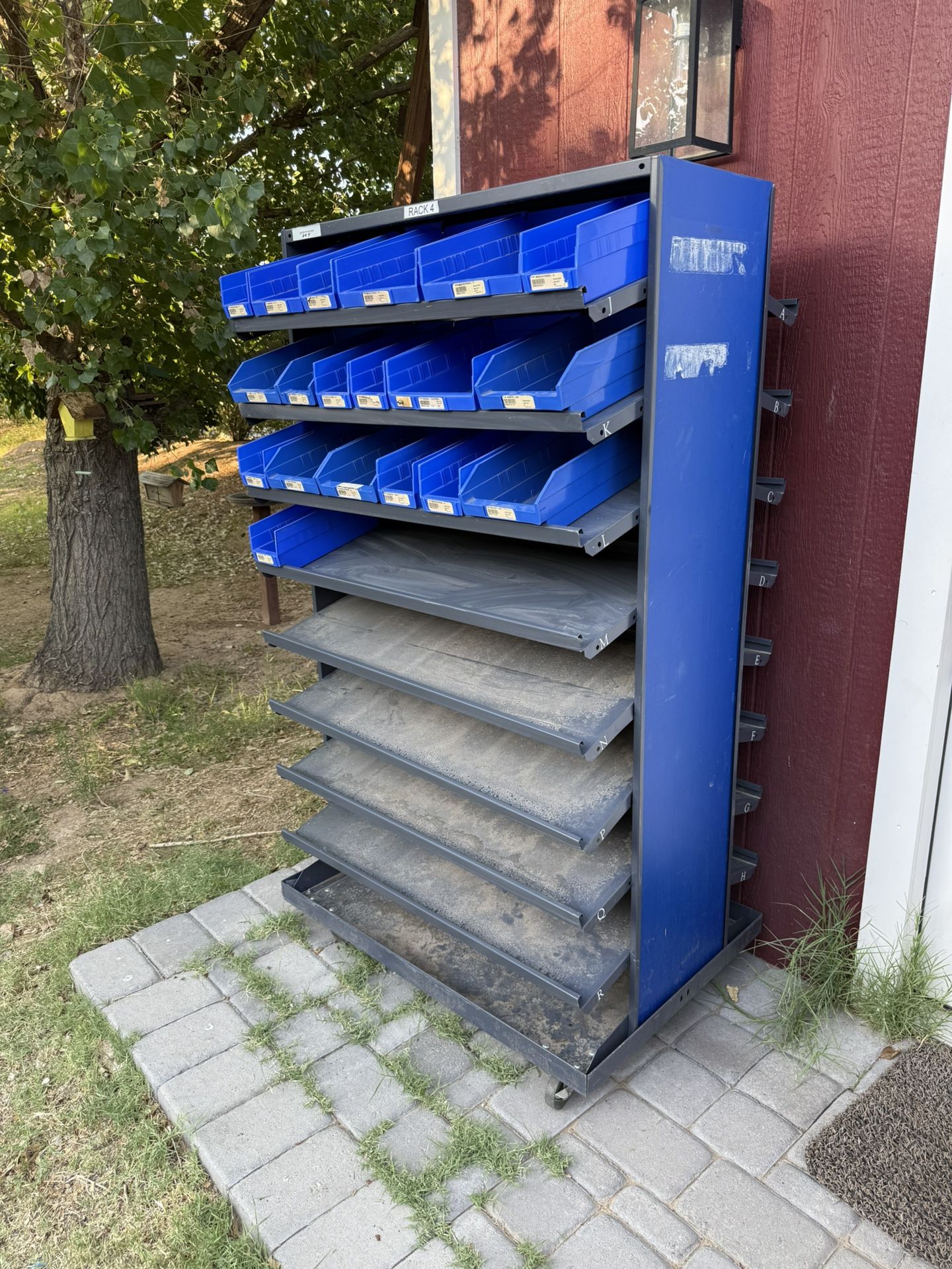 Akro / Quantum Storage Metal Shelves With Bins