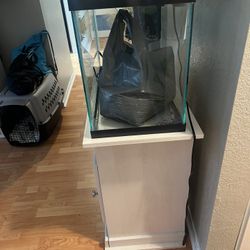 20 Gallons Fish Tank w/stand!