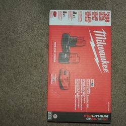 Milwaukee M12 Starter Battery Kit