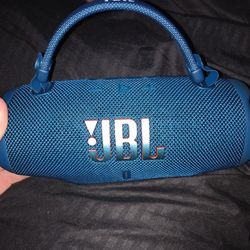 JBL Charge 6