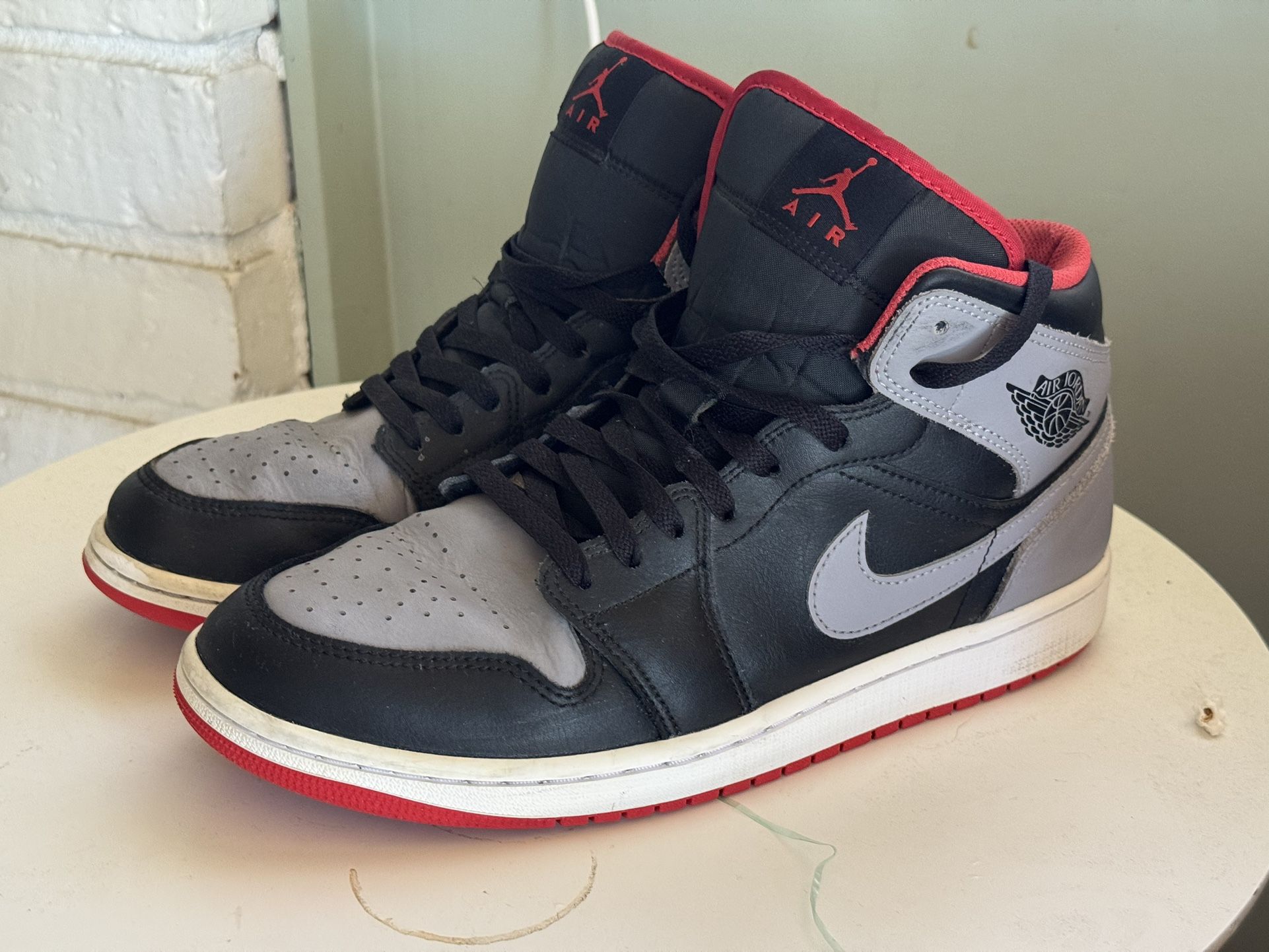 Air Jordan 1 Mid Men’s Size 10
