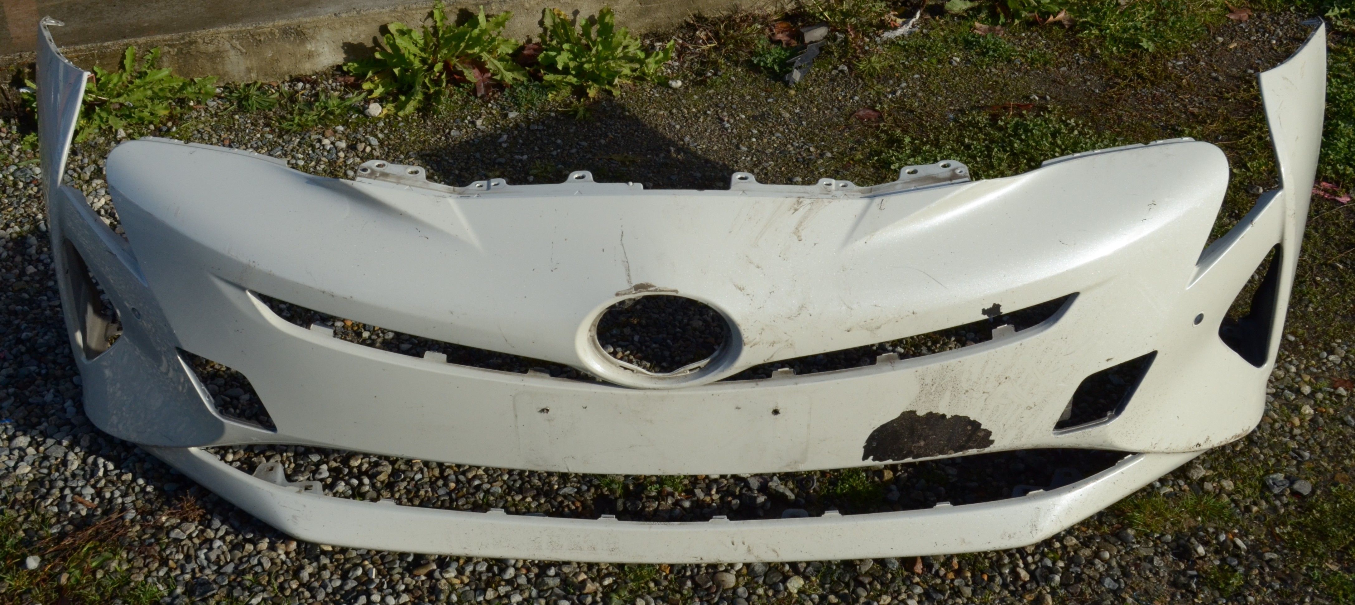 USED REF#U0367 || 2016-2018 TOYOTA PRIUS || FRONT BUMPER COVER ONLY