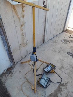 Light W Stand.  Read Ad