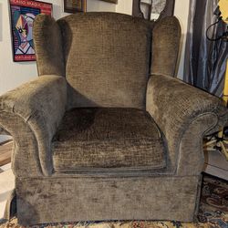 Like New Oversized Olive Colored High End Plush Chair