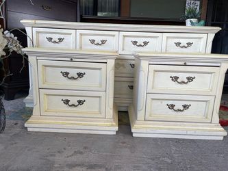 Gorgeous America of Martinsville solid wood set