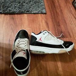 Men 8 1/2  Nike Air Jordan Max 