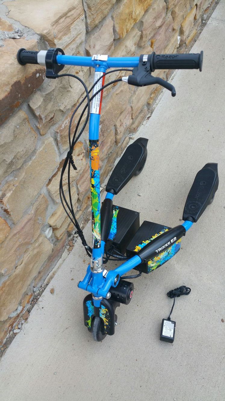 Razor Trikke E2 Electric Scooter - Like New