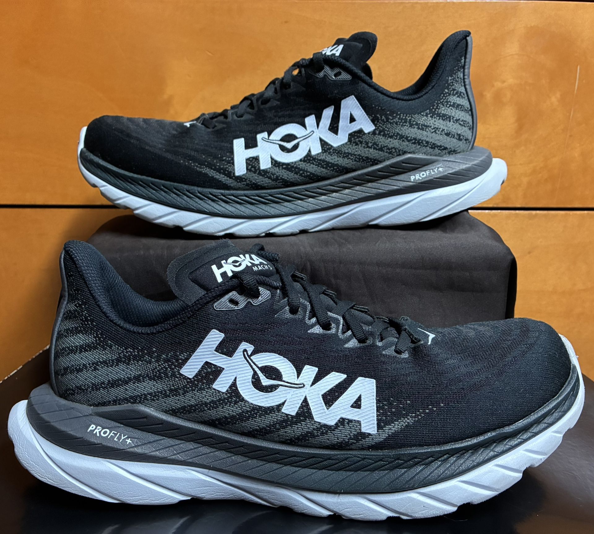Hoka One One Mach 5 Wide Black White Mens Size 9 2E /Women’s 10.5 2023 MSRP $140