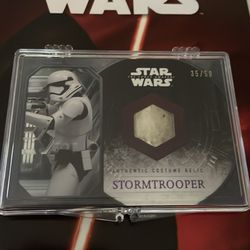 Star Wars The Force Awakens Costume Relic numbered 35/50 Topps Card