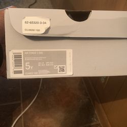 Air Force 1 GS Size 5 Youth