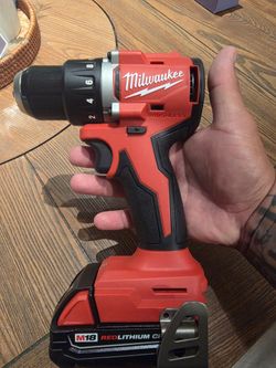 M18 brushless drill Milwaukee