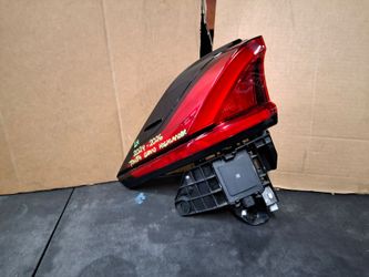 2024-2025-2026 TOYOTA GRAND HIGHLANDER LEFT TAIL LIGHT OEM USED #11632