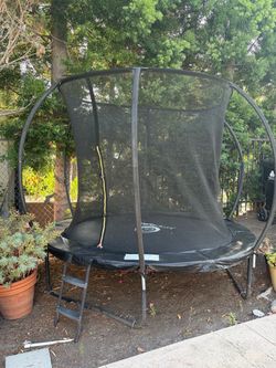 8’ Jumpzylla Trampoline