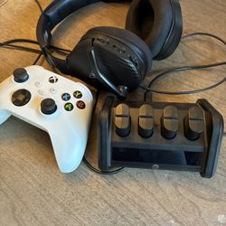 Xbox Controller, Rechargeable Bats, Turtlebeach