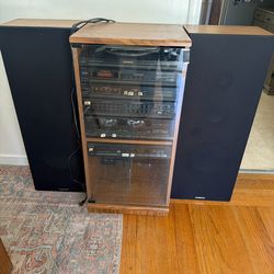 Vintage Magnavox stereo system works!