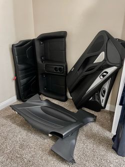 INFINITI Q60 - Black Interior