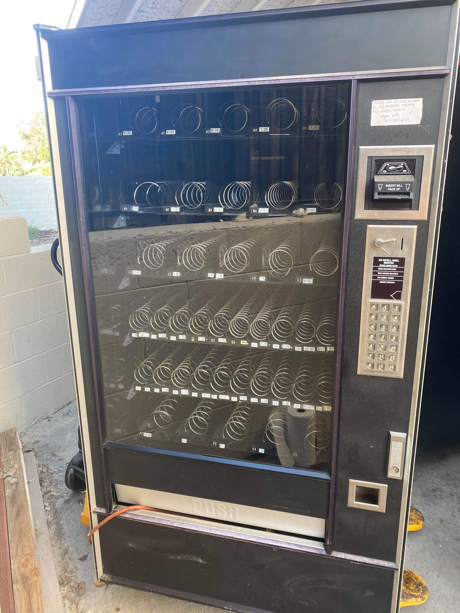 National snack vending machine