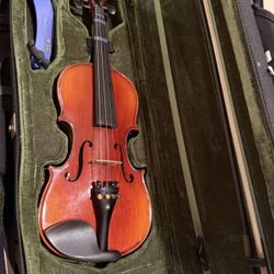 Full-Size Violin with Case & Bow – Great Condition 