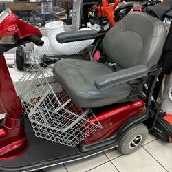 ELECTRIC MOBILITY Rascal 600 Electric 3- Wheel Scooter | Elevating Captains Seat | 450 lbs. weight capacity