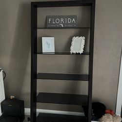 Five-Tier Modern Etagere Shelf – Smoke-Tempered Glass, Dark Brown Wood, Display Bookcase