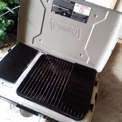 COLEMAN PROPANE GRILL 2 BURNER