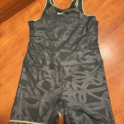 Woman’s Nike Romper New W Tags Shipping Available 