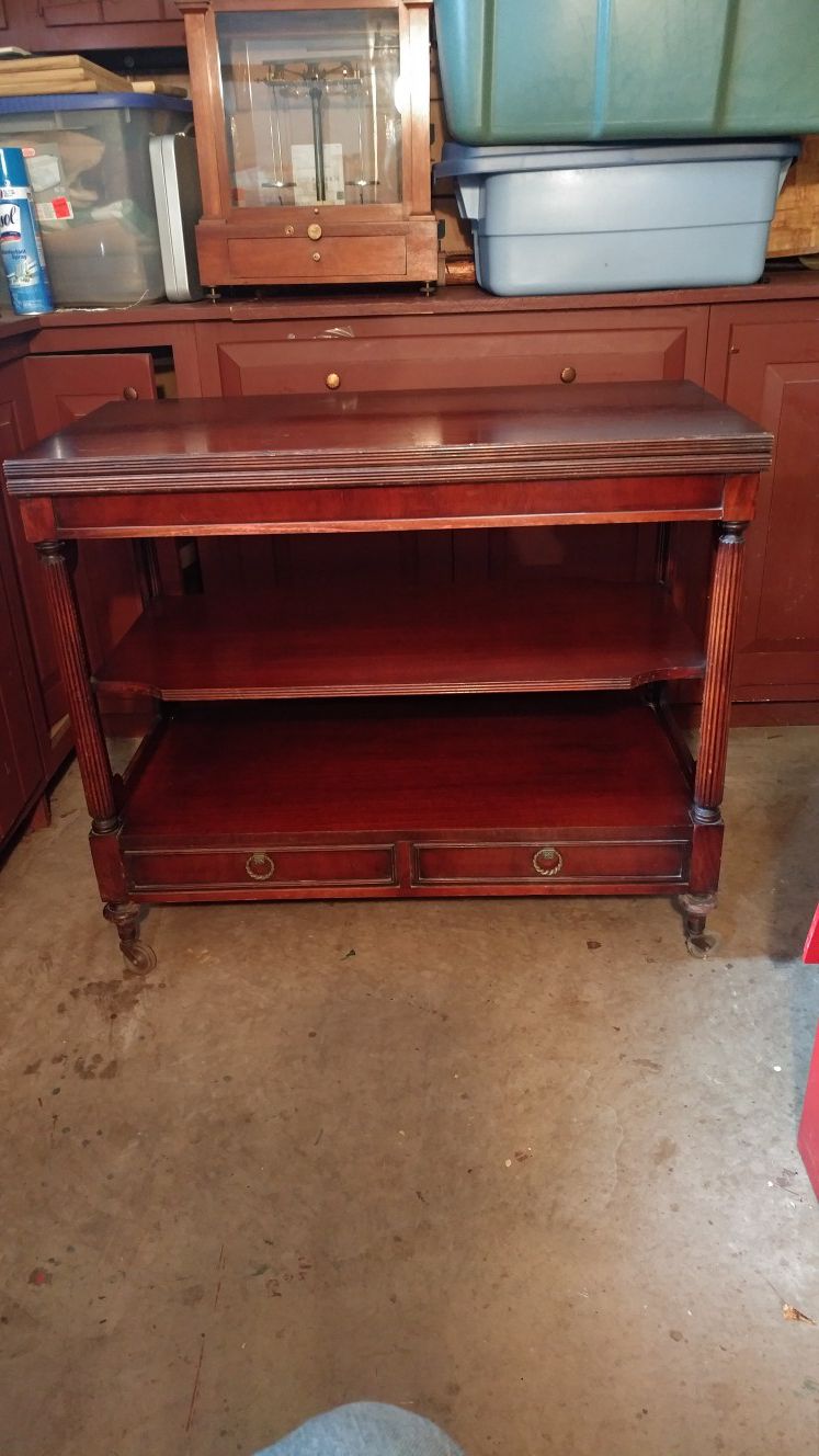 Buffet serving table