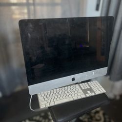 Apple iMac 2011 Computer with Keyboard
