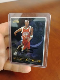 Vintage Rookie Kobe Bryant Signed Card with COA