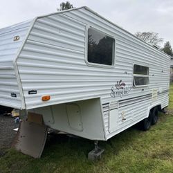 2001 23ft Springdale 5th Wheel 