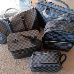 Journeyman 5 piece print light weight luggage set Blk/gray Checkered Pattern