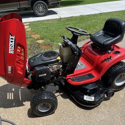 Huskee LT4600 Riding Mower Tractor 