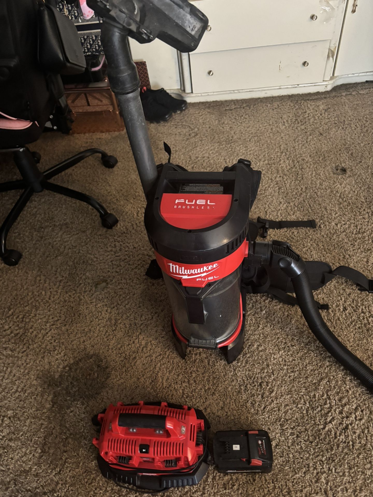 milwaukee backpak vaccuum