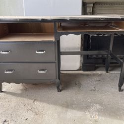 Black Desk