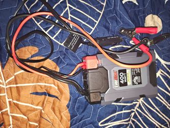 EverStart 400 Watts Vehicle Power Inverter