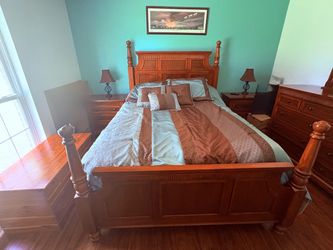 Solid Wood Four-Poster Bedroom Set