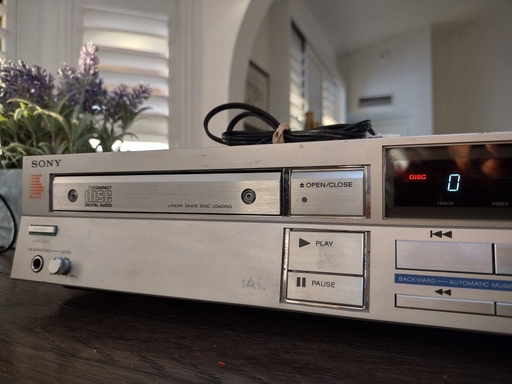 Vintage Sony Cdp 200 Silver Faced CD Player Works Great 80s