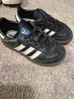 Adidas toddler shoes size 8