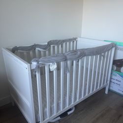 Crib & Convertible Bed