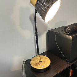 Desk Lamp With Built In Wireless Charger