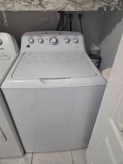 Hotpoint 4.0 cu.ft. Top Load Washer in White with Cold Plus and Water Level Control